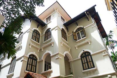 Bán Biệt Thự Tây Hồ, 397,7 m2 đất, xây 4 tầng, Sân Rộng, thoáng, cách Hồ Tây 100m