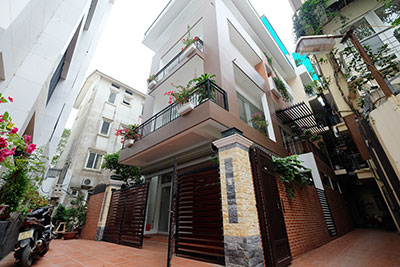 Bán biệt thự Tây Hồ, hiện đại ở luôn có bể bơi, cách Hồ Tây vài bước chân khu Quảng An