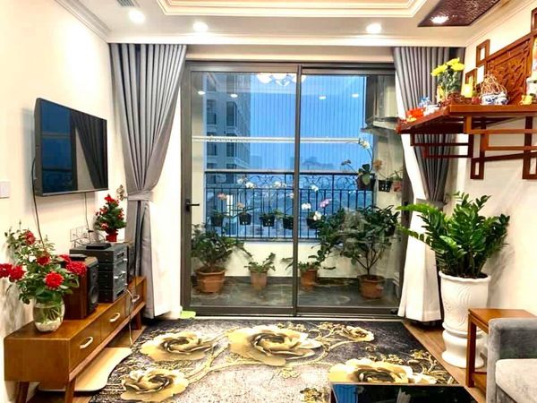 Bán căn 2 ngủ R2 Sunshine , nội thất đầy đủ y hình 