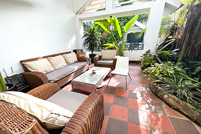 Bán căn biệt thự đẹp tại trung tâm Hồ tây, vị trí đẹp, xe 7 chỗ vào nhà