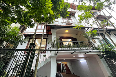 Bán căn biệt thự sân vườn, gara ô tô vị trí siêu đẹp Phố Tô Ngọc Vân, Tây Hồ