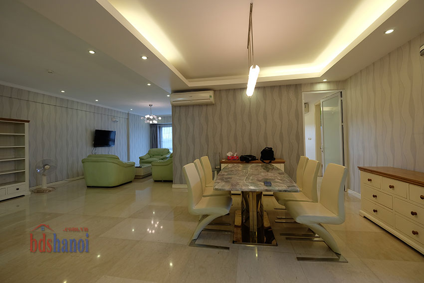 Bán căn hộ 182m2 tầng thấp tòa P2 Ciputra, Kdt Nam Thăng Long,  Hà Nội