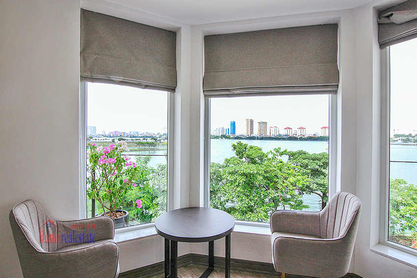 Bán đất mặt Hồ Tây, phố Tô Ngọc Vân, 200m2 MT 8m vỉa hè rộng siêu đẹp.