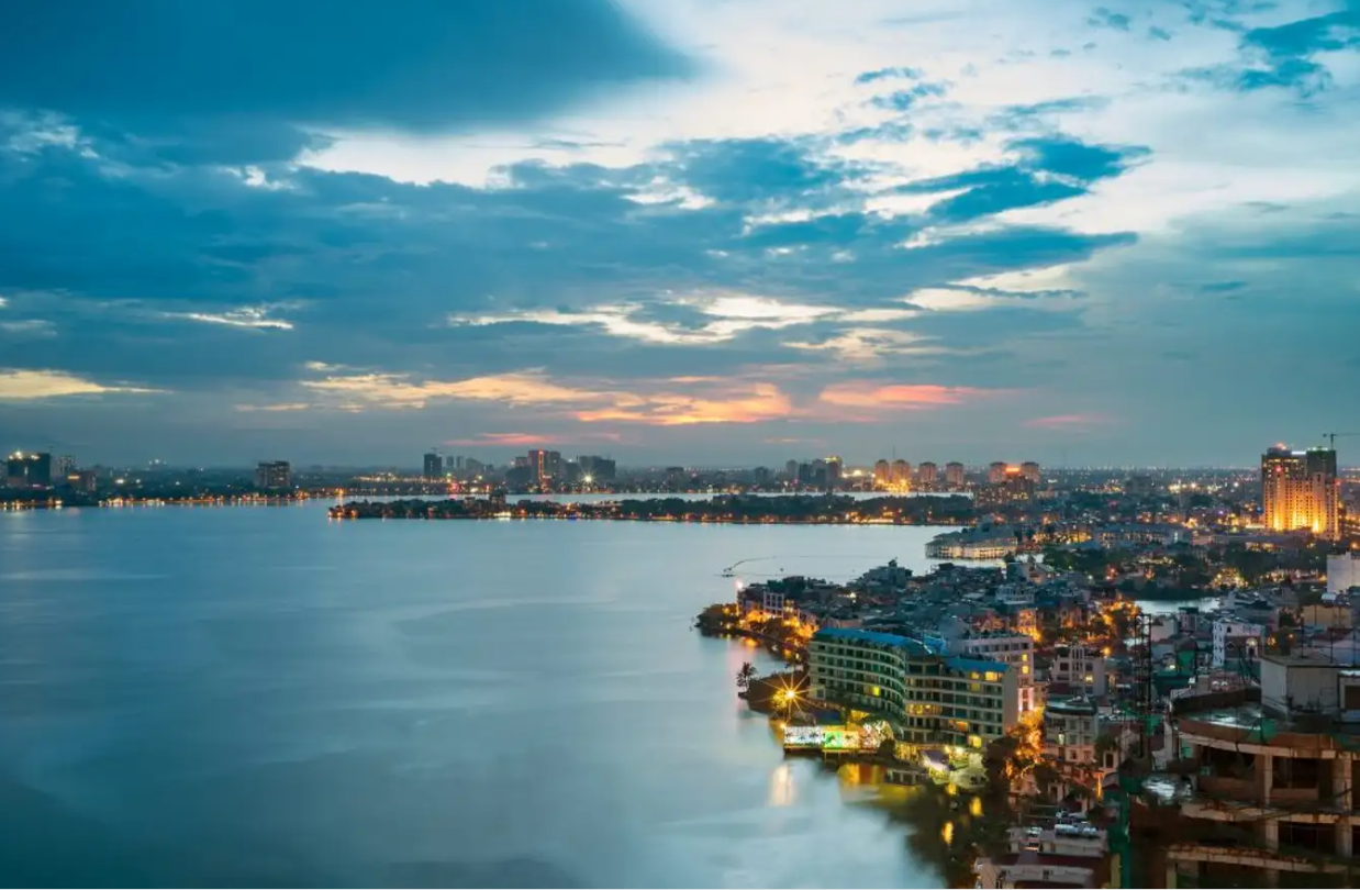 Bán đất siêu Vip mặt hồ Tây hai mặt thoáng - 400m2 