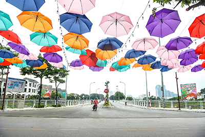 Bán nhà phố trịnh công sơn DT 220m, ngõ ô tô vào nhà