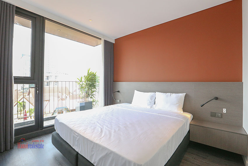 Bán tòa căn hộ đường Tô Ngọc Vân, 105m2, 7 tầng thang máy đang cho tây thuê