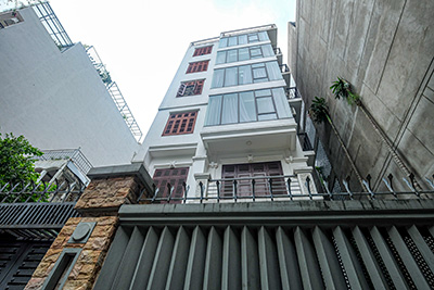 Bán toà nhà căn hộ 215m. 7 tầng, trong ngõ Phố Trịnh Công Sơn, Tây Hồ