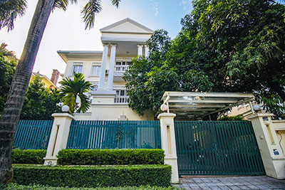 Bán Biệt thự mặt đường đôi dãy T9 Ciputra, dt 300m giá rẻ, đầu tư