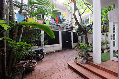 Biệt thự nhỏ ngõ Từ Hoa, sát Hồ Tây, căn góc đẹp thoáng đãng cần bán tại Quảng An Tây Hồ