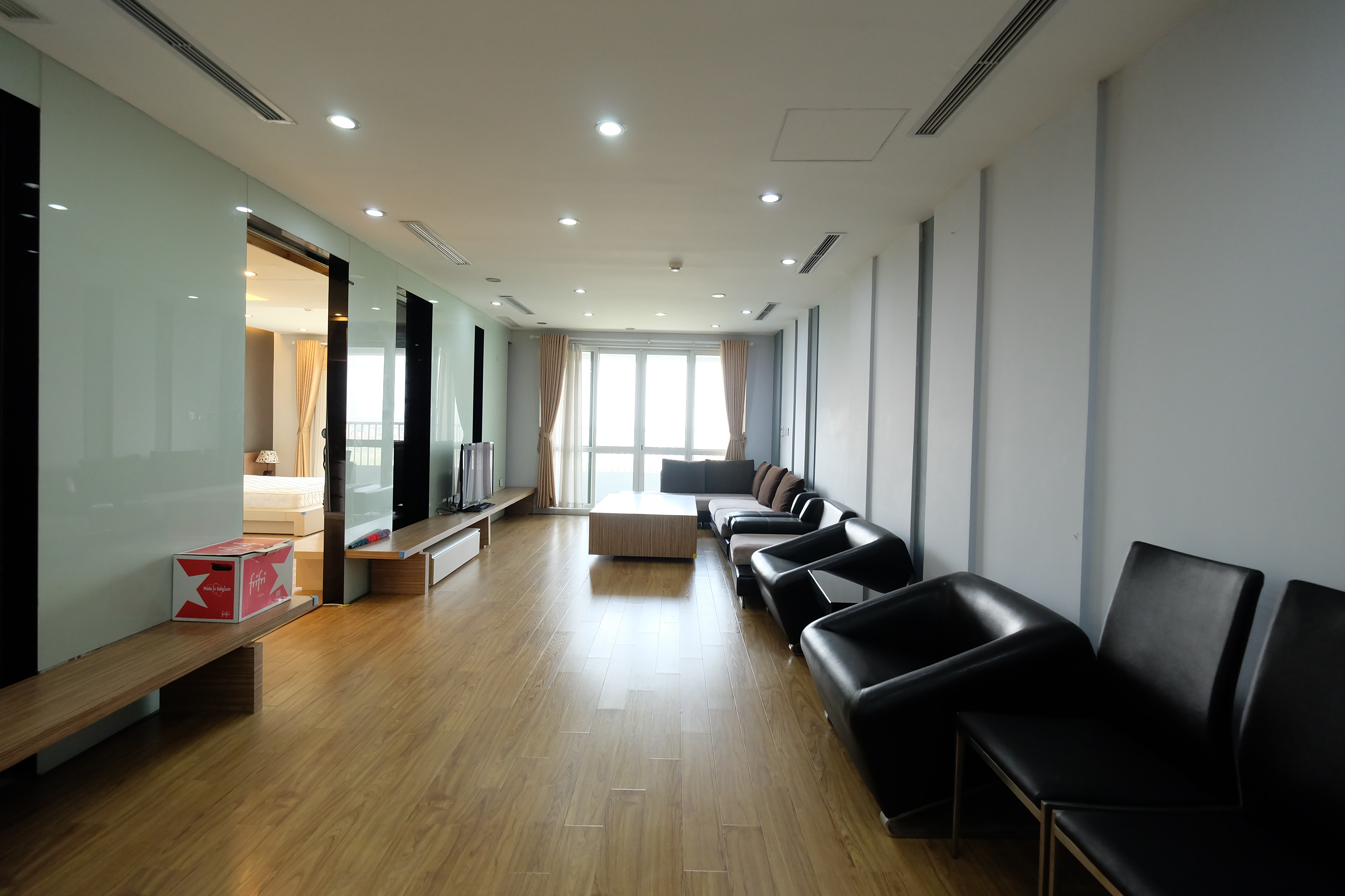 Chính chủ cần bán gấp căn hộ 4 phòng ngủ, view sân golf P1, P2 Ciputra, Hà Nội